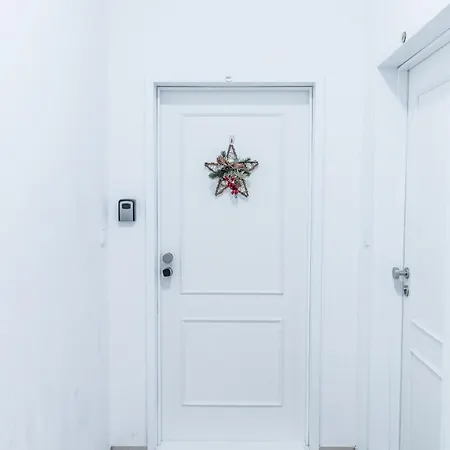Spacious In Wenceslas Square Apartment *