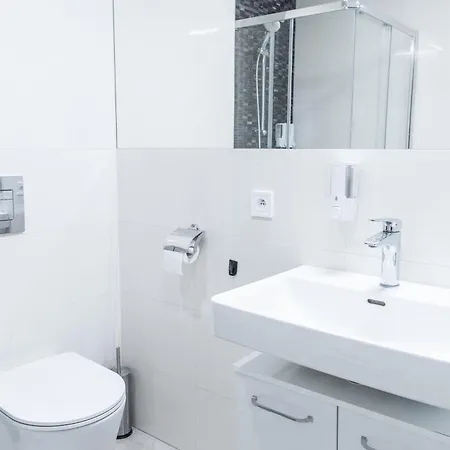 Spacious In Wenceslas Square Apartment *