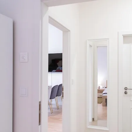 Spacious In Wenceslas Square Apartment